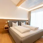 Schmuckstueck Ferienapartments דירה *